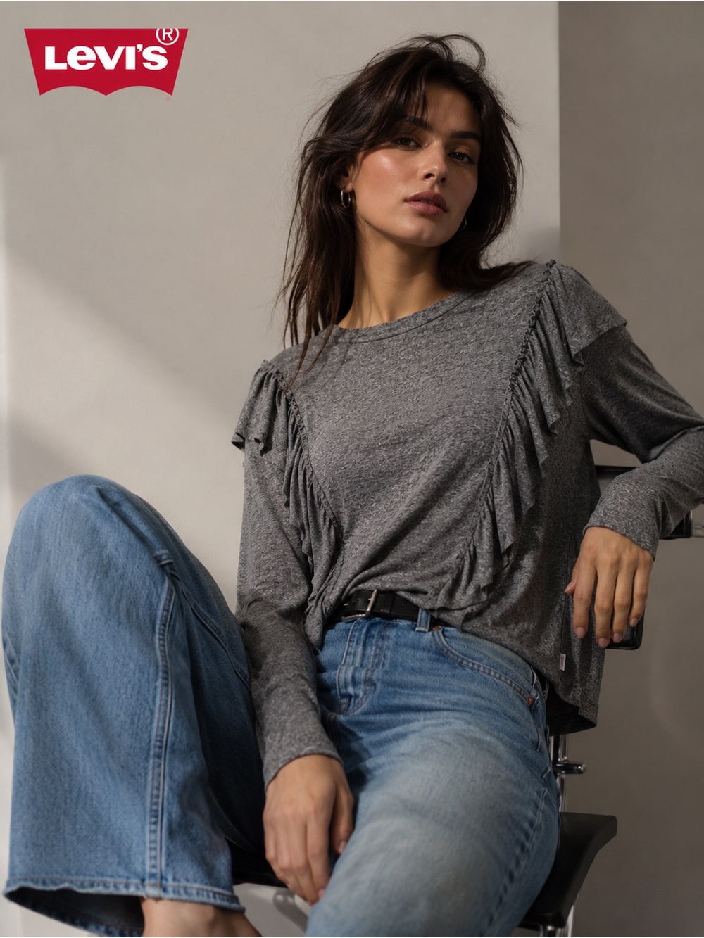 Levi’s Heather Grey Ruffle Long Sleeve Top Linen Blend Size M